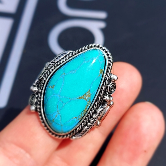 Paparazzi Blue turquoise look earrings and ring - Picture 3 of 7